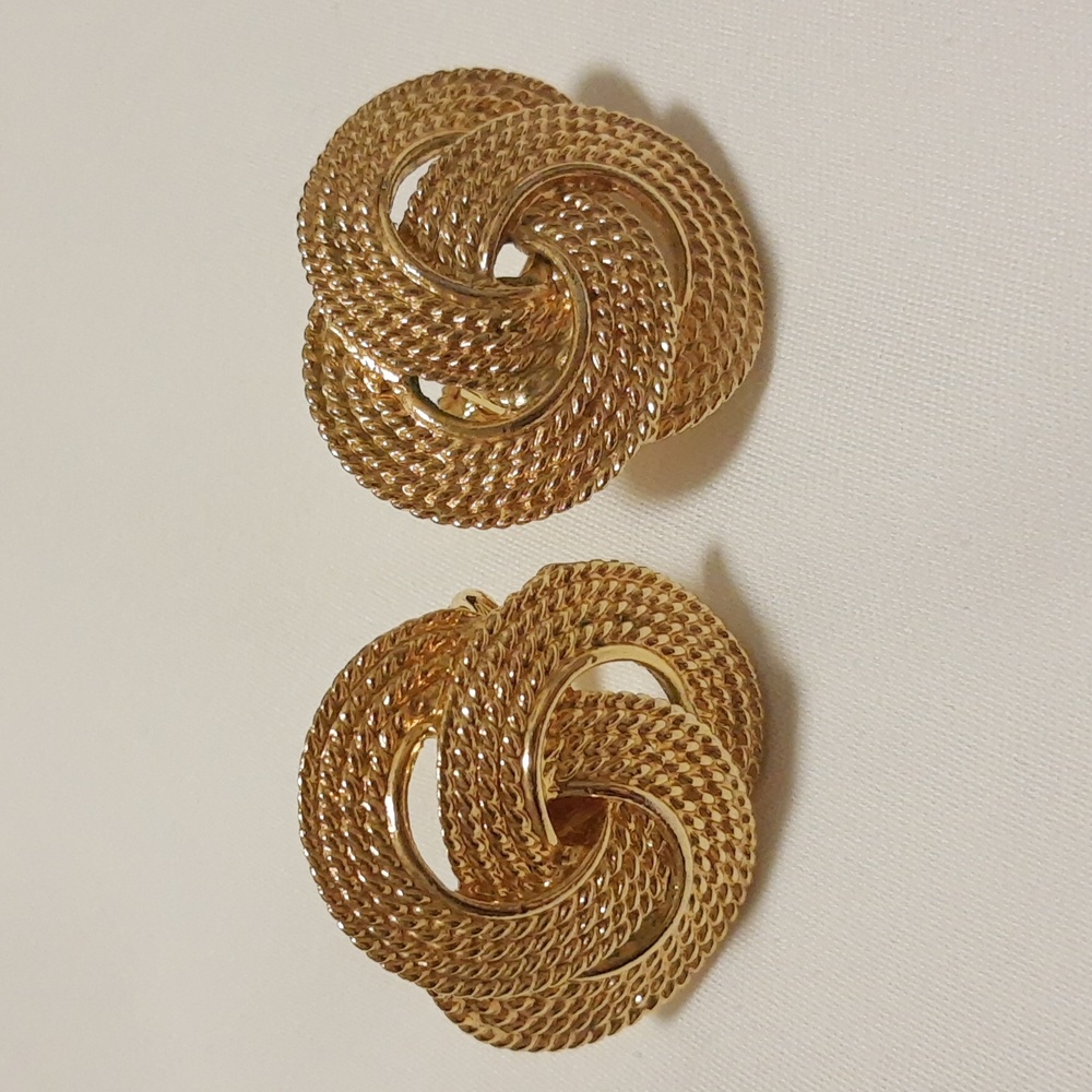 Vintage Napier Large Knot Goldtone Clip-On Earrings Logo Embossed VTG